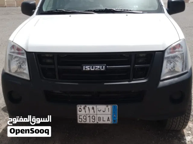 2012 ايسوزو D-ماكس Standard
