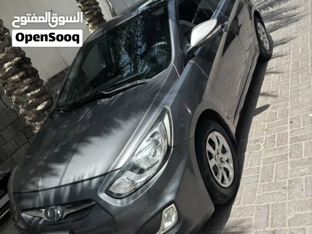 For sale Hyundai accent 2015 model Passın and ınsurance 31.7.2026 car on good condition 125 km
