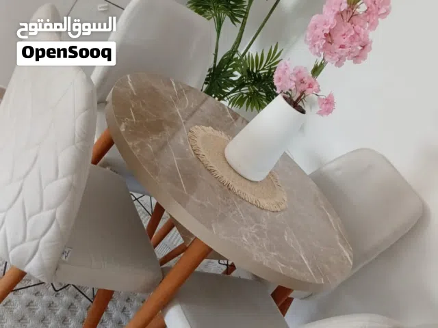 طاولات طعام مع 4 كراسي صناعة تركيا الاشكال المتوفرة مرفقة بالاعلان الكميه المتوفرة محدودة الارجل خشب