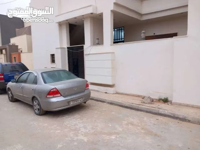 250 m2 More than 6 bedrooms Villa for Sale in Tripoli Al-Serraj