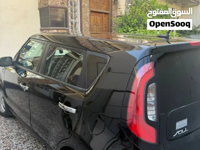 2015 كيا سول Standard