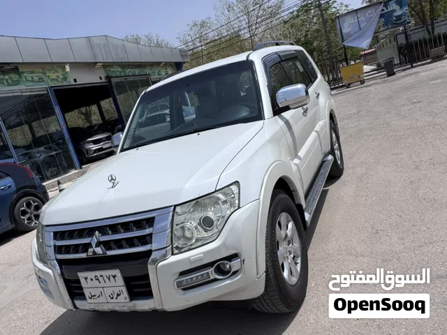 2015 ميتسوبيشي باجيرو GLS