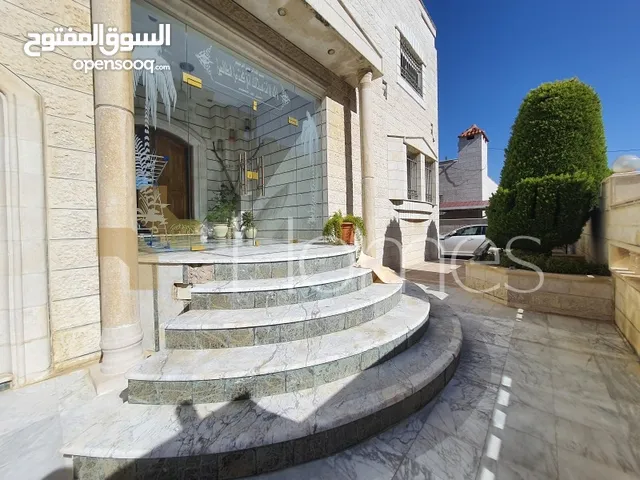 870 m2 More than 6 bedrooms Villa for Sale in Amman Abdoun