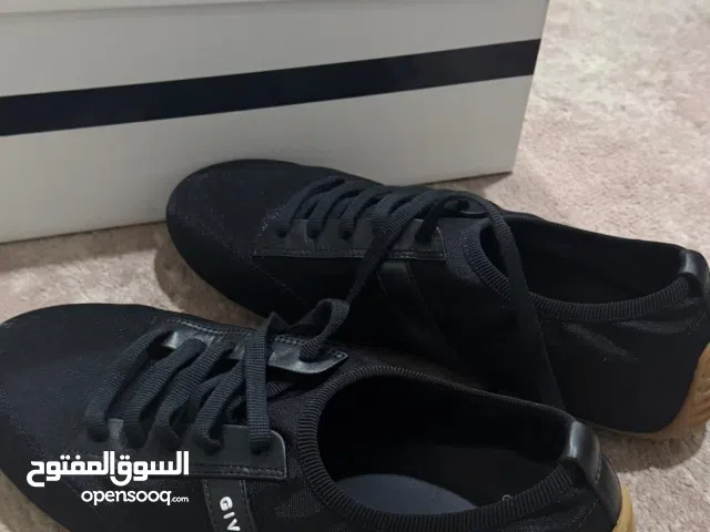 حذاء جيوفاني جديد غير مستخدم للبيع Givenchy brand new shoes (unused) for sale