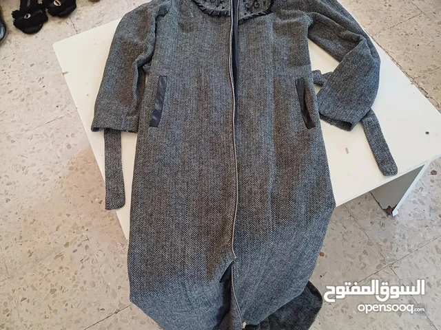 شروة ملابس مرررتبه للبيع بسعر حرررق جدا
