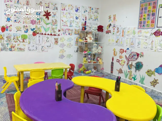 طاولات وكراسي مدرسة وحضانة