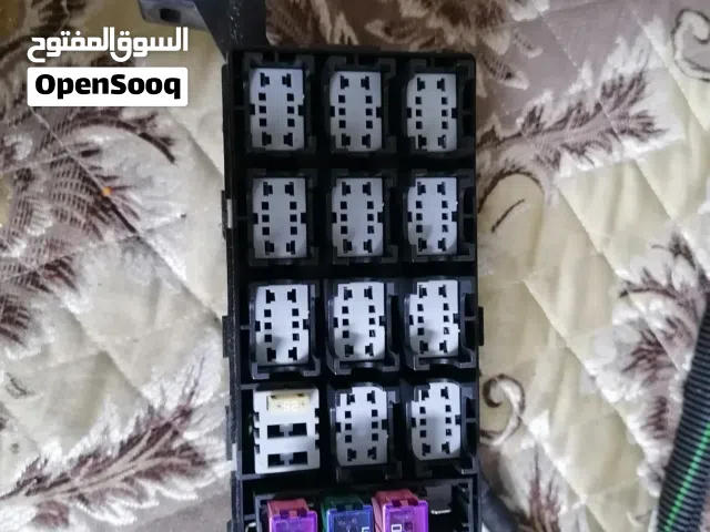 ضفيرة مع قاعدة كتفتات وفيوزات جديده