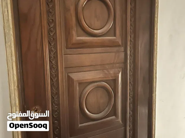 أبواب + حالق فاخرة جدا