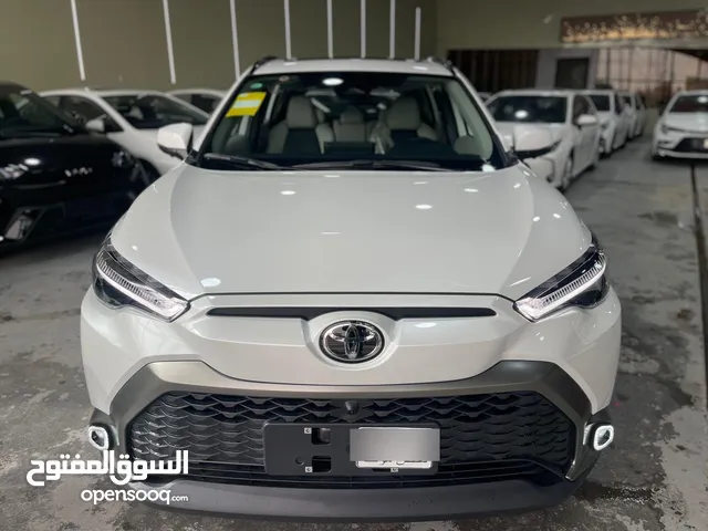 تويوتا كروس فرونتلندر الشكل الأمريكي S دواخل مميزة