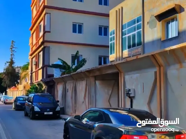 250 m2 More than 6 bedrooms Townhouse for Sale in Tripoli Alfornaj