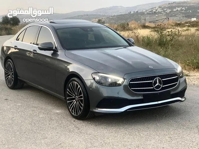Mercedes benz E220 بحالة الوكالة