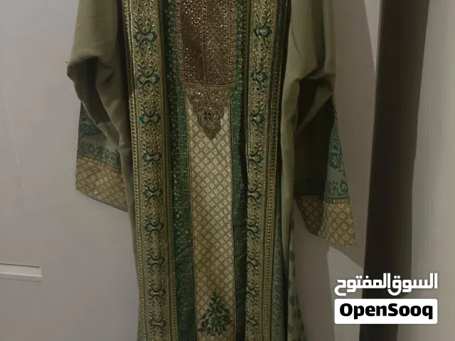 ملابس للبيع