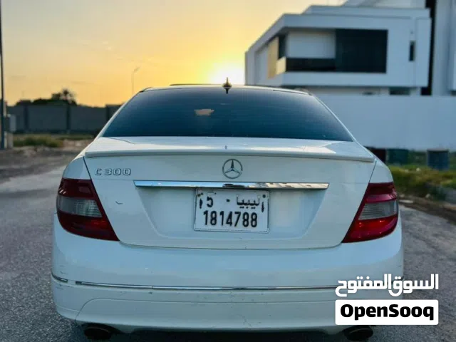 2010 مرسيدس بنز الفئة-C C 300