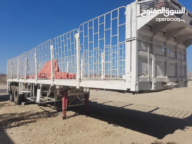 تريله سطحيه موديل 1995 طول 40 فوت