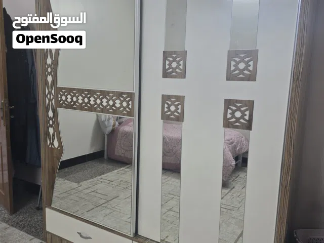 كنتور مع ميز بتواليت للبيع