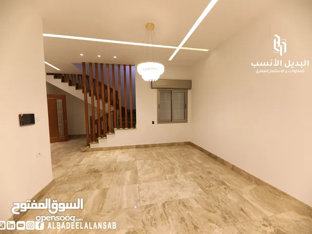 منزل للايجار تشطيب حديث.