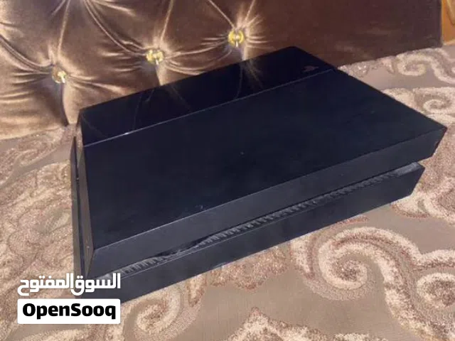 السلام عليكم بلاي ستيشن 4 نظيف جهاز استعمال سنه فقط. خالي من العيوب سعر حرق الذاكره 500 جيجا