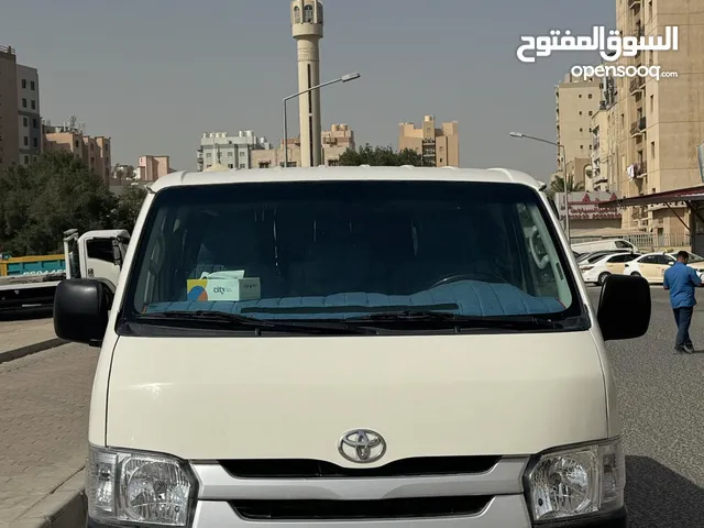 تويوتا هايس 2015 للبيع
