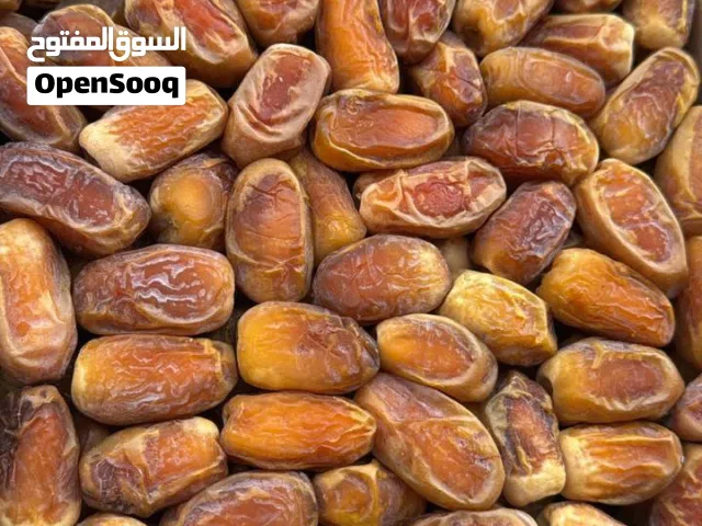 تمور القصيم بجميع أنواعها ممتازه طازجه جميله