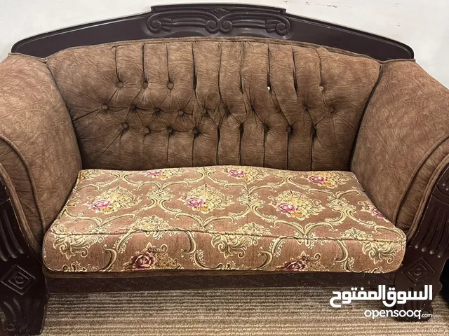 طقم كنب خشب زان شبه جديد للبيع