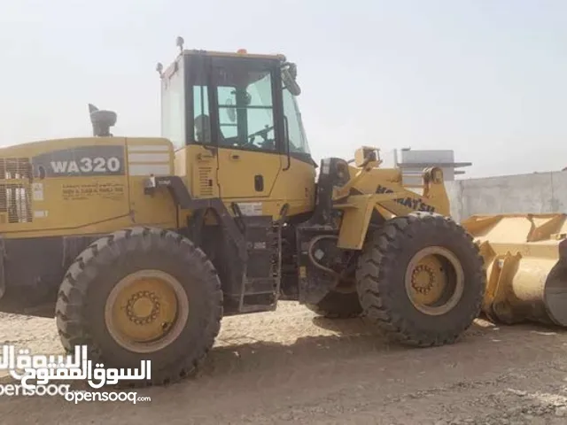لودر كوماتسو 320 2013 للبيع بسعر جميل و قابل للتفاوض بسعر معقول