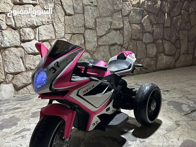 سيارة قياده عن بعد للاطفال