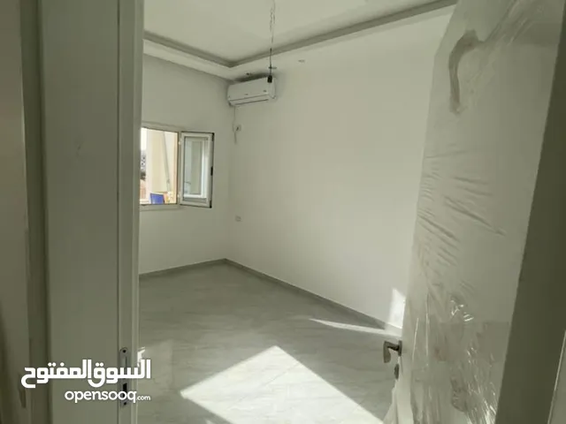 شقة تجارية تشطيب ممتاز في النوفليين شارع الشيخ