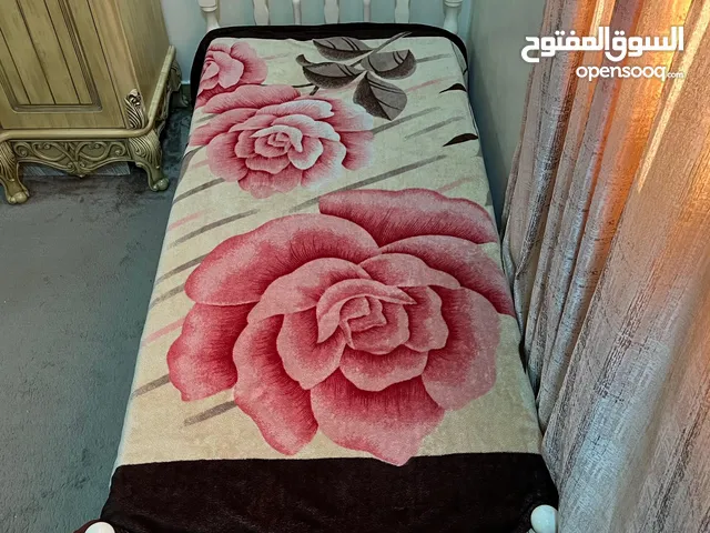 بيعة سريعة لأسرع متصل ،3 أسرَّة نوم مستعملة مع الفرش ب 15 دينار فقط