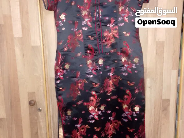 فستان ستاتي موديل ياباني مصنوع من اجود انواع القماش الساتان الفاخر