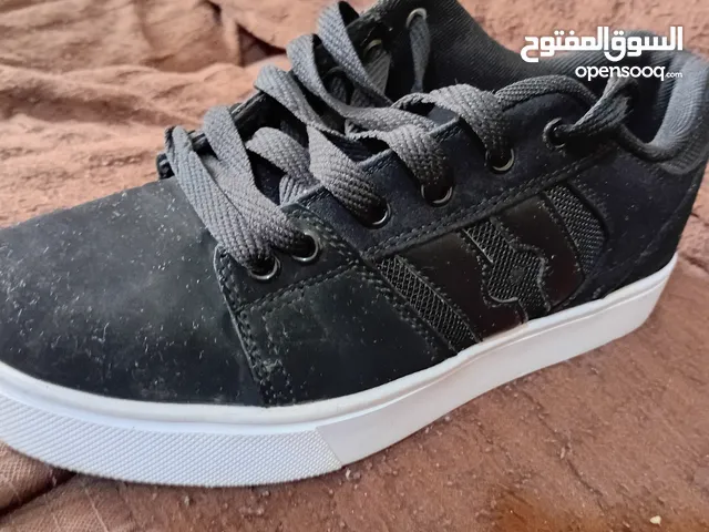 بوت اصلي نمرة 40