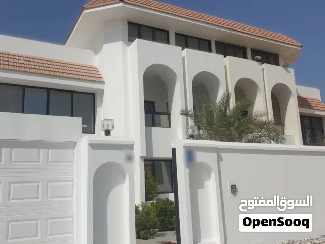5 BED (3 MASTER), PRIVATE GARDEN, PARKING, NEAREST KHALIDIYAH POLICE STATION