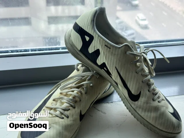 Nike Mercurial Vapor 15 football shoes - size 44