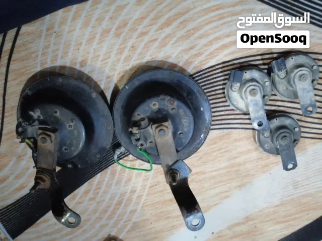 هورن بوش ايراني ما مصلح  و سيدان تيوته الأصلي