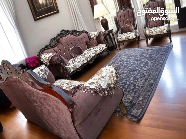 طقم زان 7 مقاعد فخم ومرتب كثير بسعر يابلاش 160 واصل عمان والزرقا