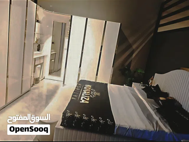 غرفة نوم فخمة للبيع – استعمال خفيف