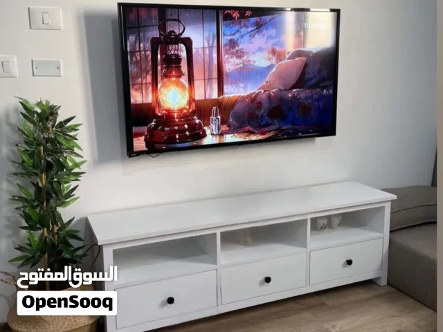 طاولة تلفزيون