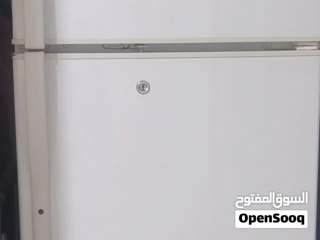 ثلاجة للبيع