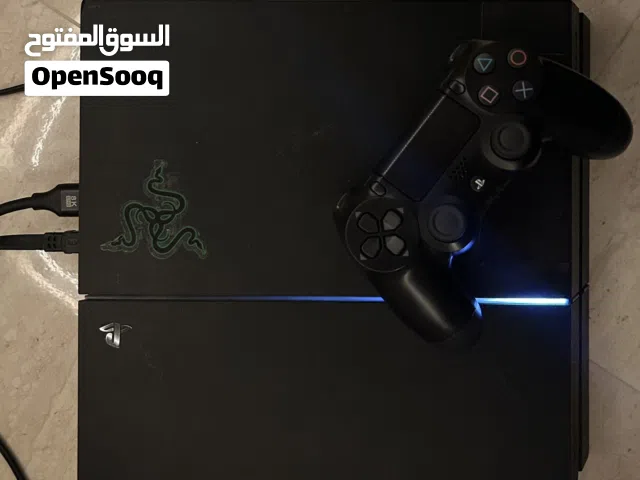 بلايستيشن 4 نظيفة وغير مفتوحة مع كونترولر واحد ل 30 دينار لأسرع مشتري وغير قابل للتفاوض ابدا
