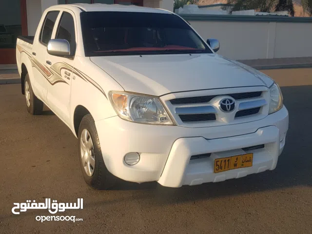 تويوتا هيلوكس 2700 سي سي  موديل 2006  المالك الاول  مطلعه في شهر 4- 2007