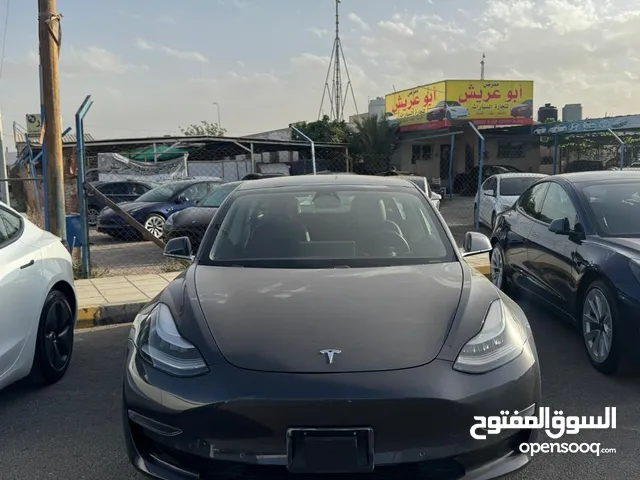 تيسلا موديل 3 بحالة ممتازة للبيع حرة