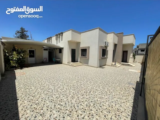 280 m2 4 Bedrooms Townhouse for Sale in Tripoli Ain Zara