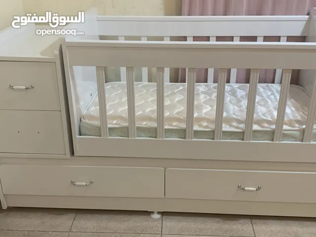 Baby bed - cradle function - closet