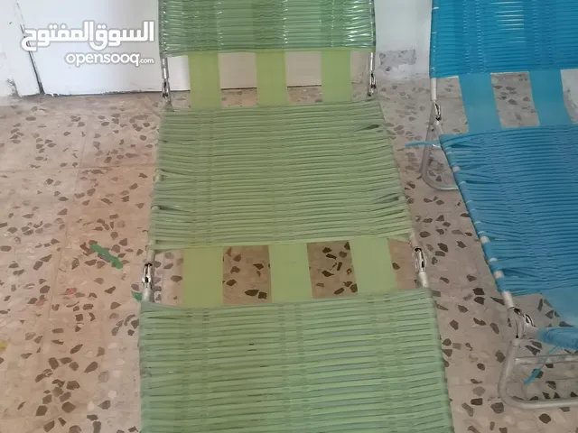 كراسي مسبح للبيع يوجد اللونين الأزرق والاخضر