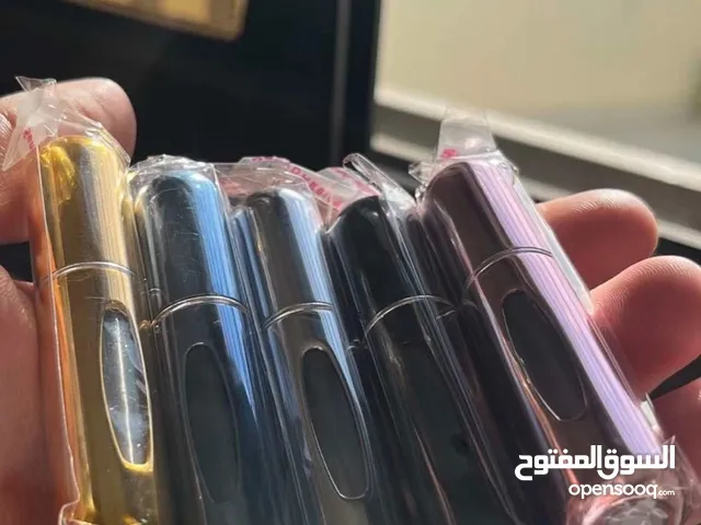 علبة صغيرة بتعبيها من اي عطر بدك ياه
