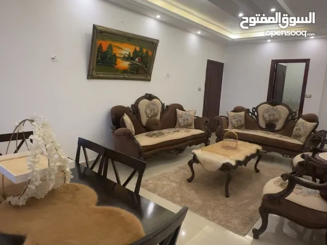 شقه للبيع في عمان البنيات مطبخ راكب جديد البيت مش بحاجه اي صيانه