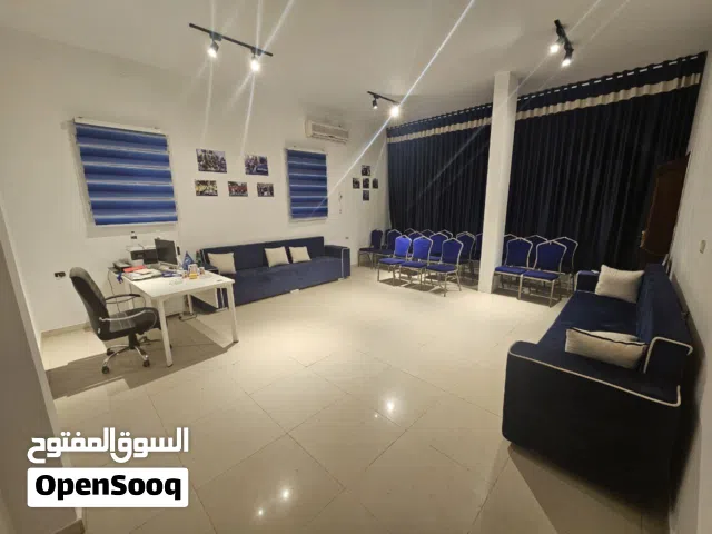 صالة مكتبية في زناتة للايجار