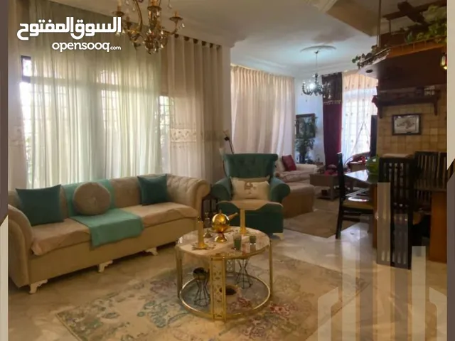 560 m2 5 Bedrooms Villa for Sale in Amman Jubaiha