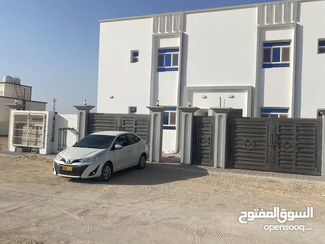 120m2 2 Bedrooms Apartments for Rent in Al Wustaa Al Duqum