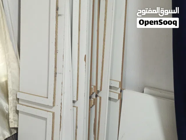 اسره عدد اربعه نظام صندوق مسكر لحفظ الملابس داخلها مع فرشات عدد2