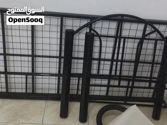 سرير مفرد مساحه 70×180 مع مرتبه طبيه